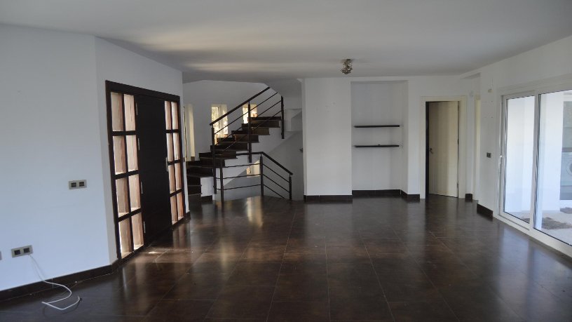 Casa de 152.00 m² con 3 habitaciones con 3 baños  en Calle Laya, La Línea De La Concepción