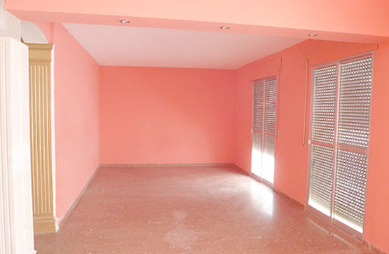 Piso de 130m² en calle Primero De Mayo, Priego De Córdoba, Córdoba