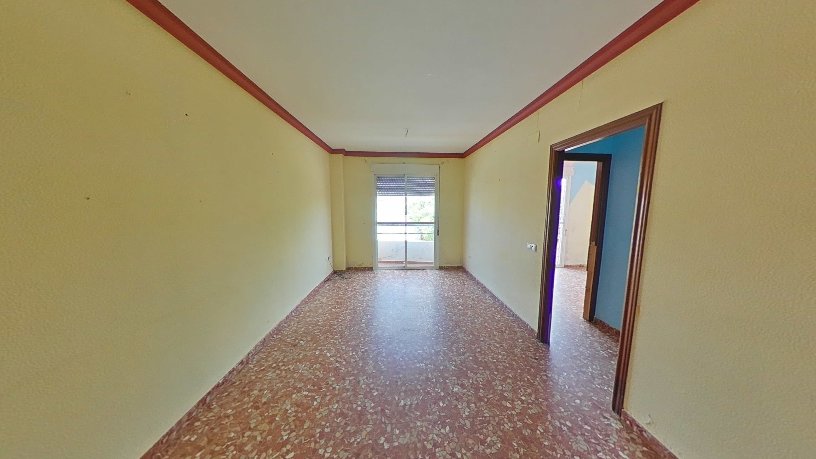 Piso de 86m² en calle Nueva Carteya, Lucena, Córdoba