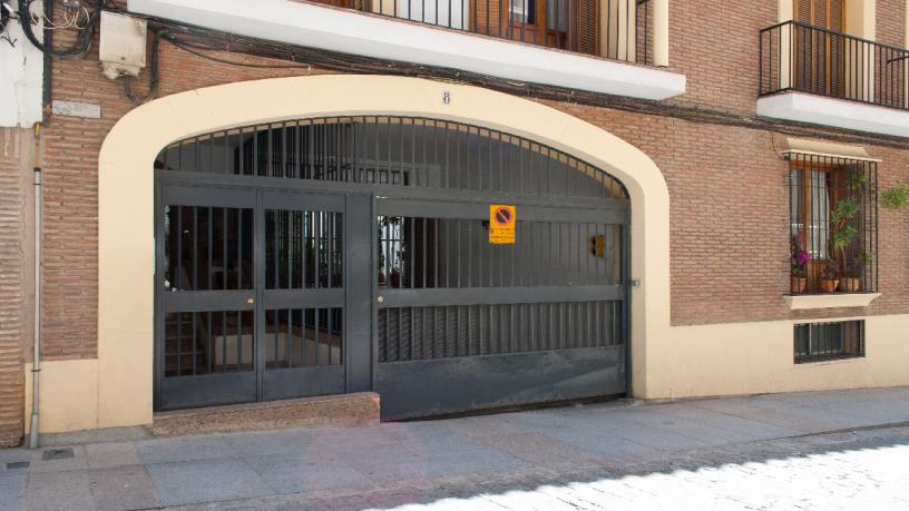 Plaza de garaje de 25m² en calle Carbonell Y Morand, Córdoba