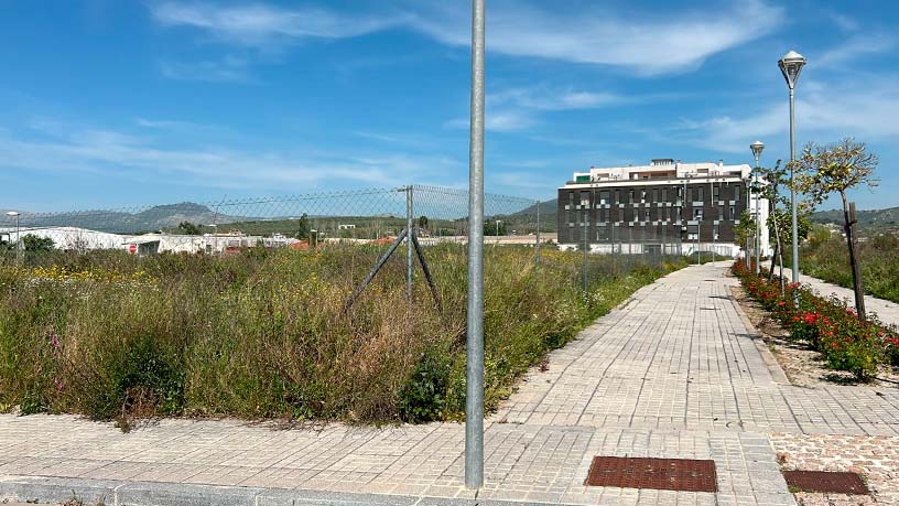 Suelo urbano de 1576m² en avenida De La Libertad, Lucena, Córdoba