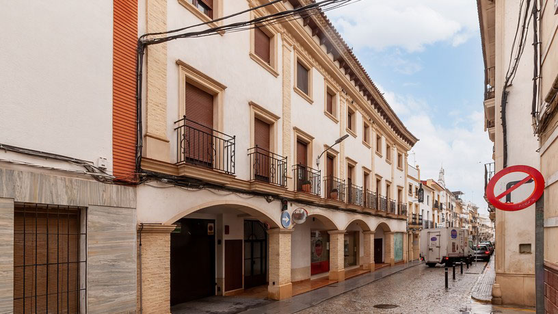 Local comercial de 196m² en calle Fuente Alamo, Montilla, Córdoba