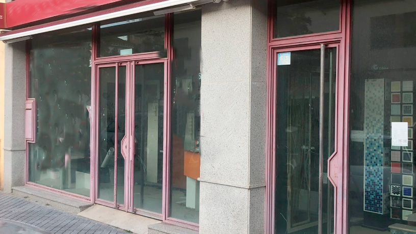 Local comercial de 336m² en calle Siete De Mayo, Córdoba