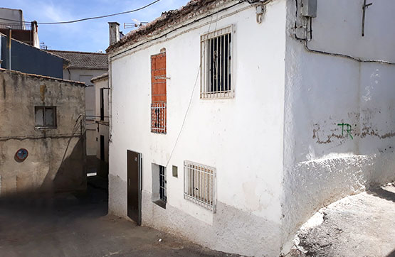 House  on street Laberinto, Iznalloz