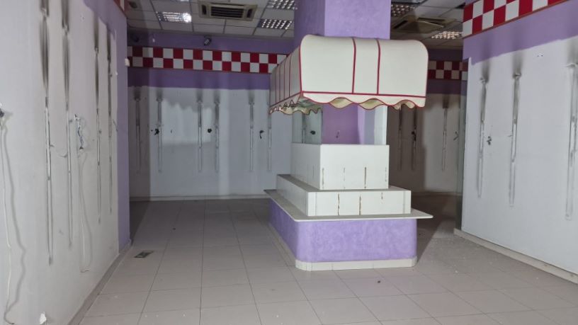 Commercial premises on street Arabial, Centro Comercial Neptuno, Granada