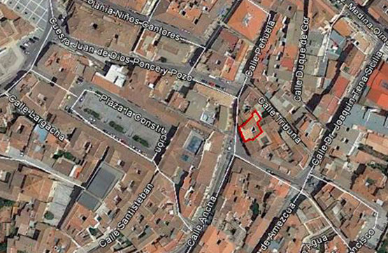 Obra parada en calle Ancha, Guadix