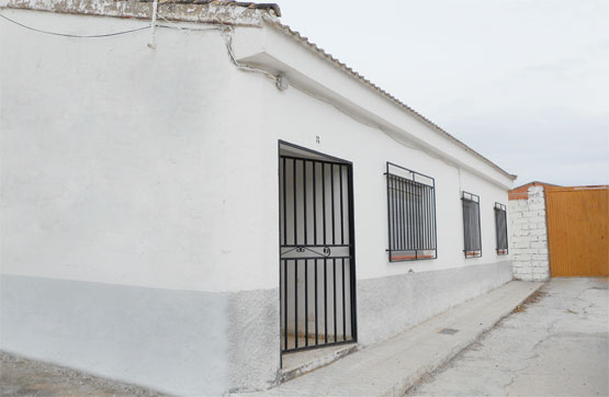 House of 120.00 m² with 3 bedrooms  with 1 bathroom in Street De Las Garveras, Cuevas Del Campo