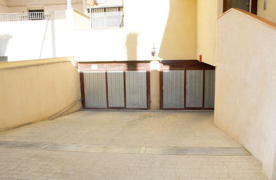Parking space in street Diego De Guadix, Guadix
