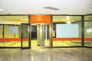 Local comercial  en calle Arabial, Centro Comercial Neptuno, Granada