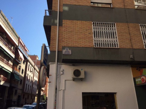 Plaza de garaje de 21m² en calle Pintor Zuloaga, Granada