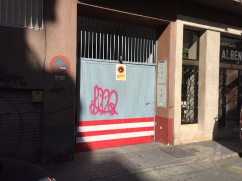 Plaza de garaje de 21m² en calle Pintor Zuloaga, Granada