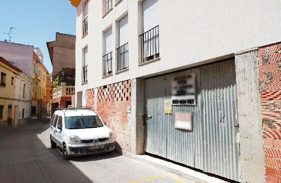 Local comercial de 126m² en calle General Serrano, Dúrcal, Granada