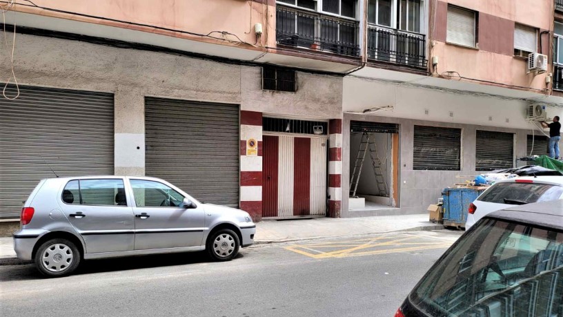 Parking space in street Doctor Pareja Yebenes, Granada