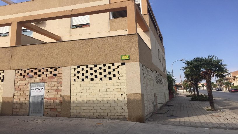 Local comercial de 253m² en calle Murcia, Láchar, Granada