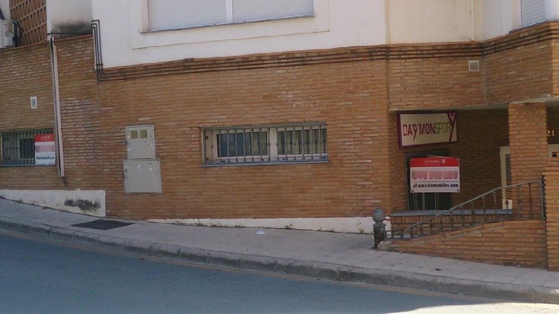 Local comercial de 758m² en calle Del Rio Genil, Cenes De La Vega, Granada