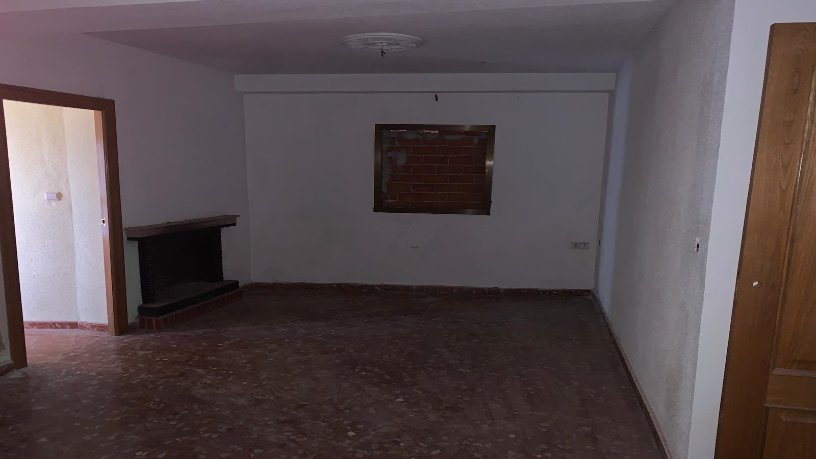 Chalet de 258m² en calle Almendro, Baza, Granada