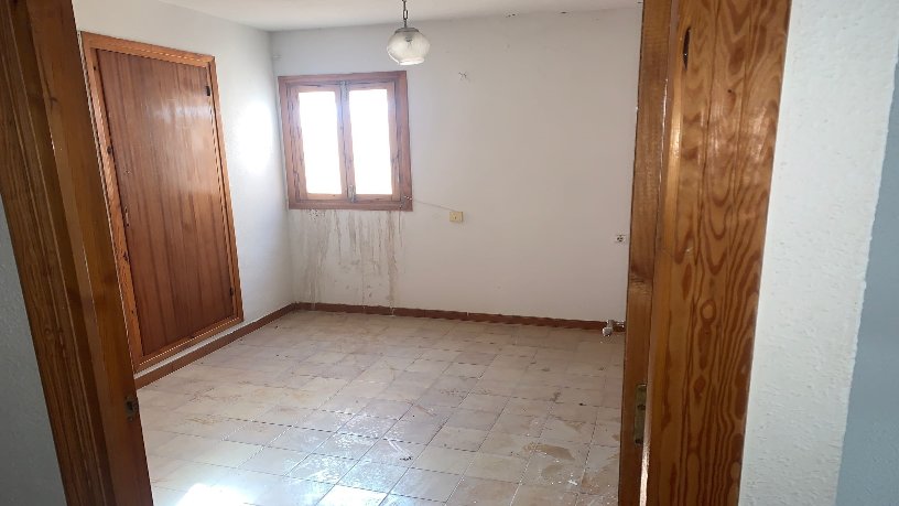 Chalet de 258m² en calle Almendro, Baza, Granada