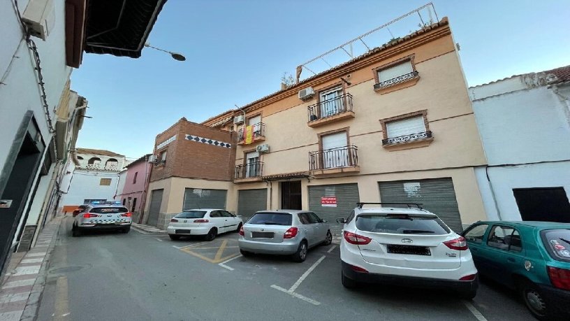 Local comercial de 133m² en plaza Constitución, Cúllar Vega, Granada