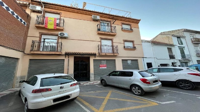 Local comercial de 133m² en plaza Constitución, Cúllar Vega, Granada