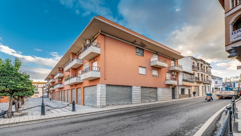 Local comercial de 300m² en calle Real De Malaga, Gabias (Las), Granada