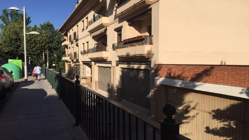 Local comercial de 64m² en calle Madrid, Monachil, Granada