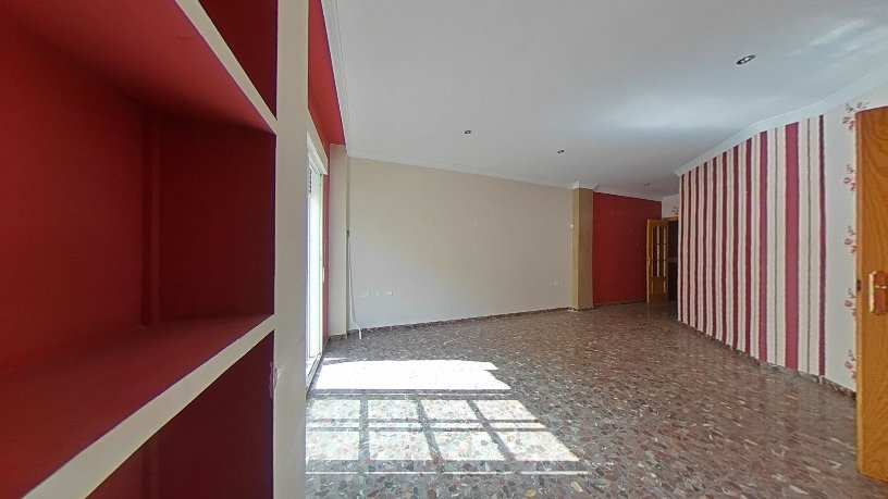 Piso de 121m² en calle Rambla Del Manjon, Motril, Granada