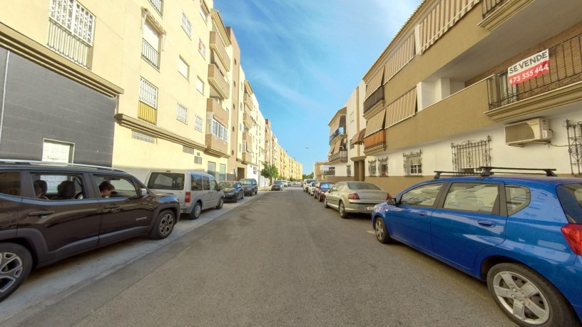 Piso de 169m² en calle Comunidad Cantabra, Motril, Granada