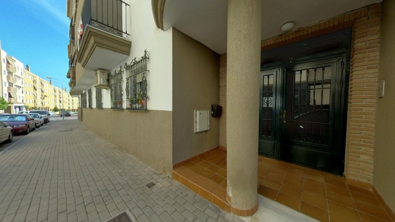 Piso de 169m² en calle Comunidad Cantabra, Motril, Granada