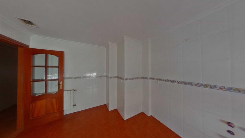 Piso de 114m² en calle Martinez Montañes, Linares, Jaén