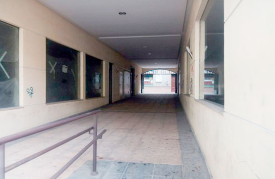 Locaux commerciaux de 90m² dans rue Perez Galdos, Linares, Jaén