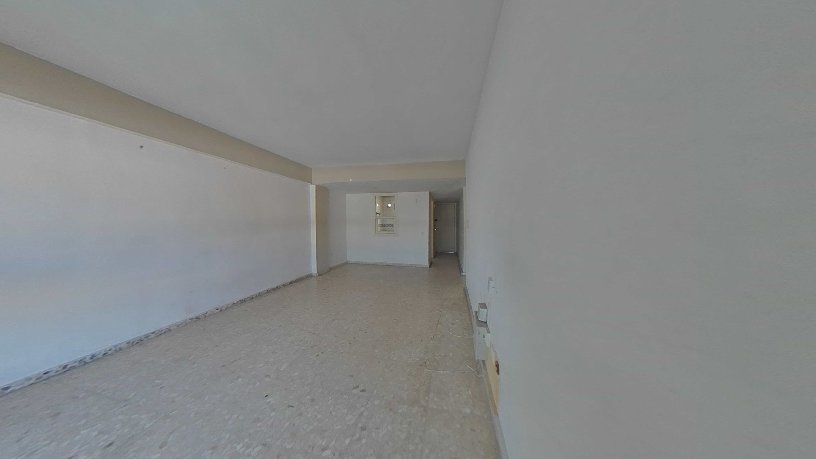 Piso de 76m² en calle Pablo Casals, Marbella, Málaga