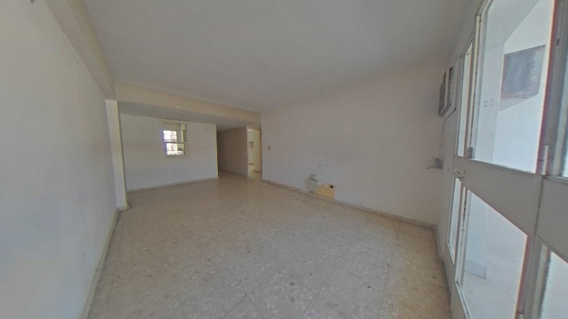 Piso de 76m² en calle Pablo Casals, Marbella, Málaga