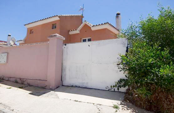 Adosado de 136m² en calle Del Aire, Estepona, Málaga