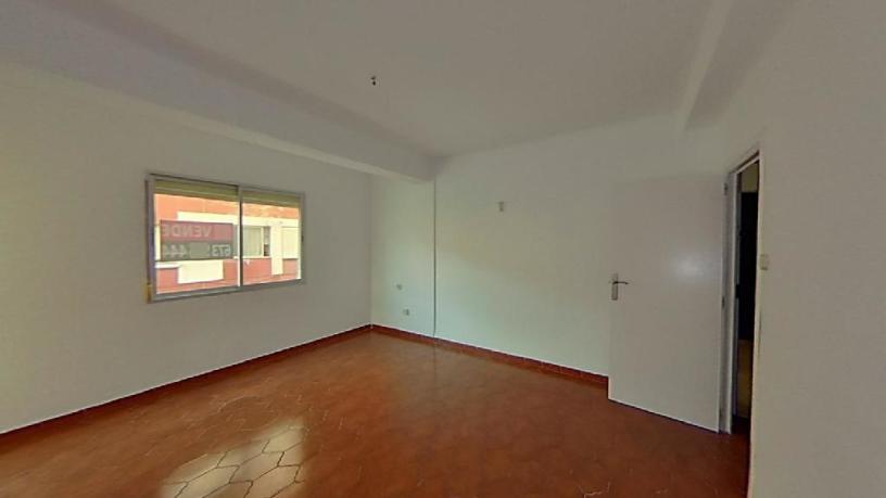 97m² Flat on avenue Vivar Tellez, Vélez-málaga, Málaga