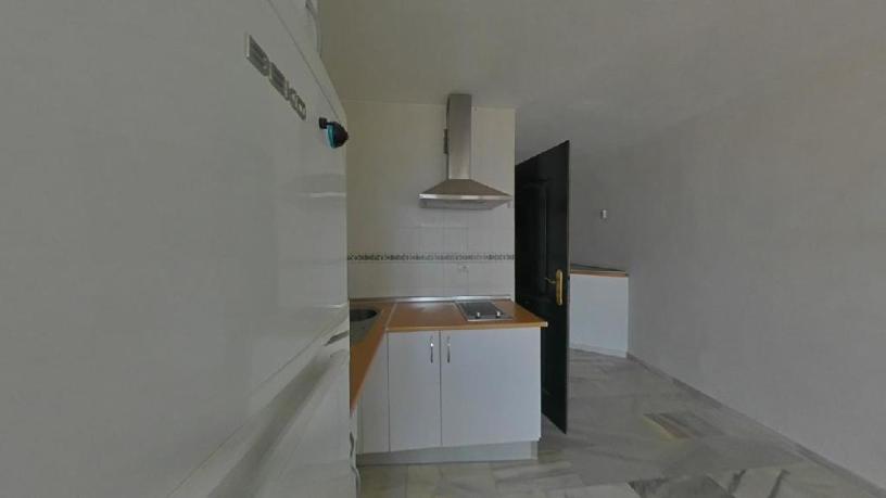 Piso de 69m² en calle Sydney, Estepona, Málaga