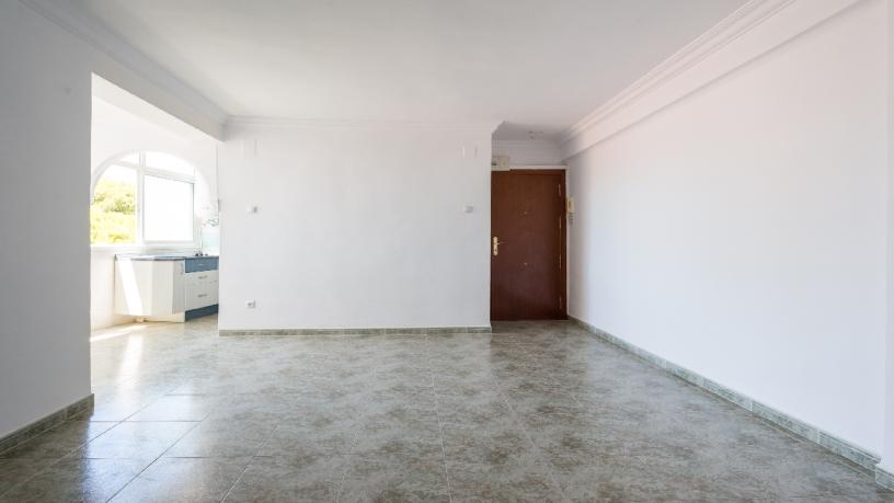 Piso de 73m² en calle De Los Verdiales, Torremolinos, Málaga