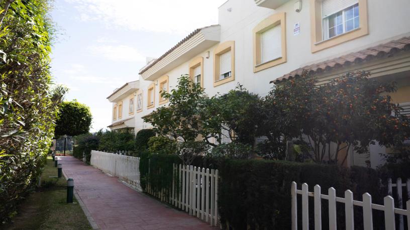 Adosado de 208m² en urbanización Los Naranjos - Conjunto El Alcornoque, Marbella, Málaga