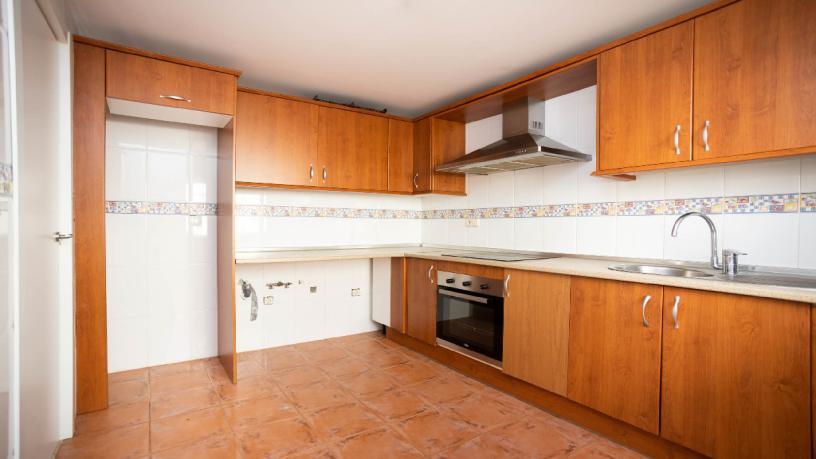 208m² Townhouse on urbanization Los Naranjos - Conjunto El Alcornoque, Marbella, Málaga