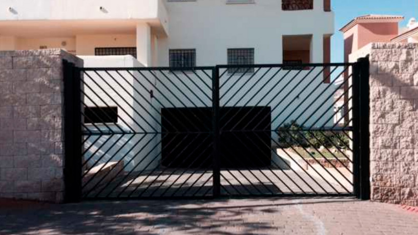 Plaza de garaje de 63m² en urbanización Arenal Golf, Benalmádena, Málaga