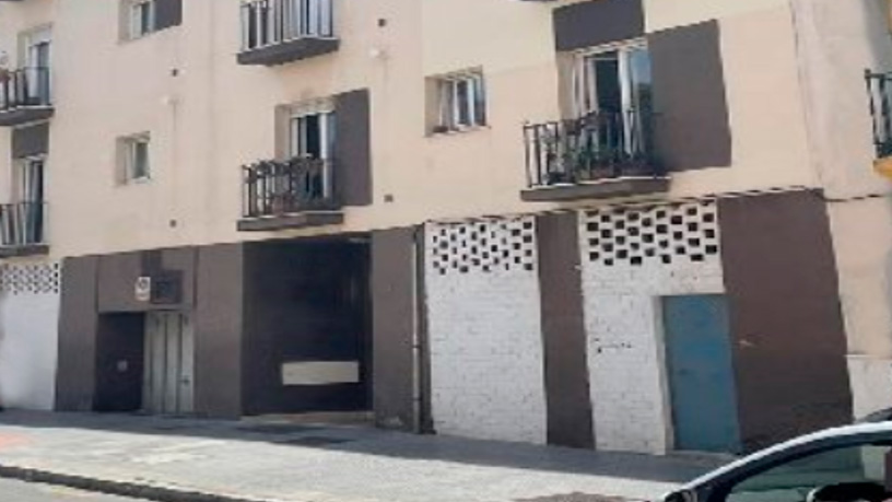 Local comercial de 164m² en calle Ollerias 61, Málaga