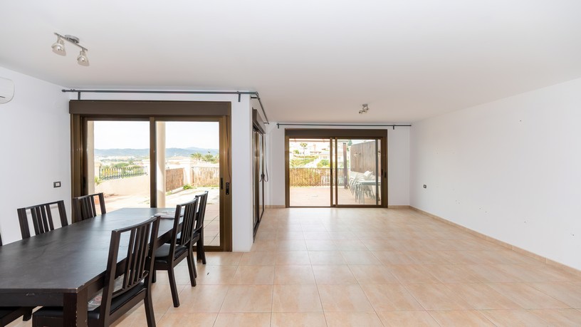 Maison jumelée de 280m² dans tipovia.otros Ur Residencial Puerto Caleta , Vélez-málaga, Málaga