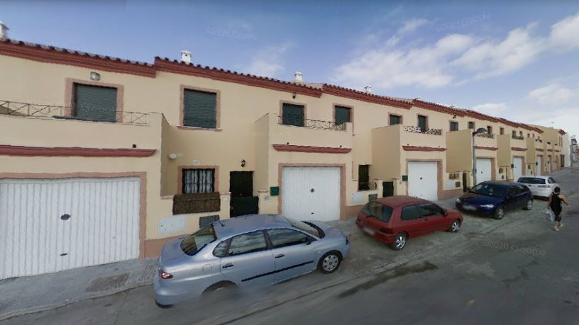 Adosado de 127m² en calle Carmen Amaya, Cantillana, Sevilla