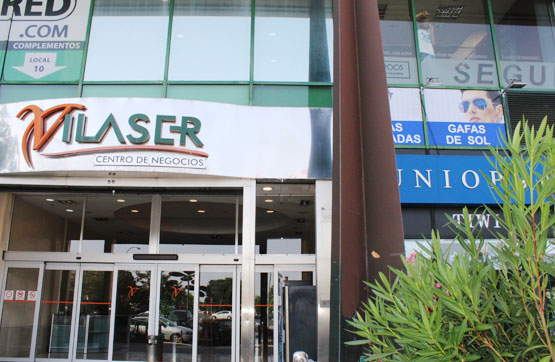 Local comercial de 82m² en calle Aviacion Edif.vilaser, Sevilla