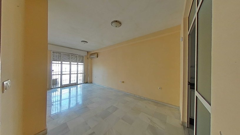 58m² Flat on square De Bruselas, Dos Hermanas, Sevilla