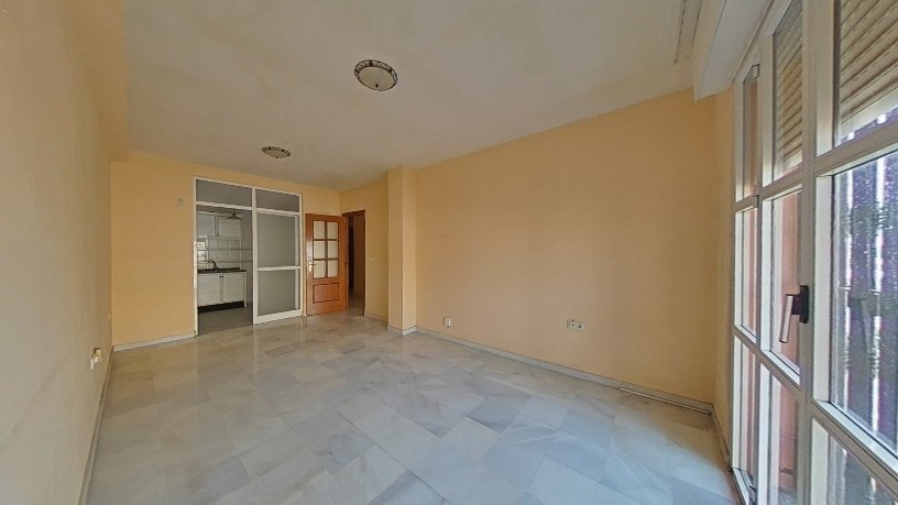 58m² Flat on square De Bruselas, Dos Hermanas, Sevilla