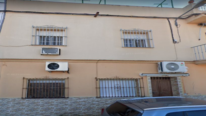 Local comercial de 125m² en calle Torre Del Valle, Sevilla