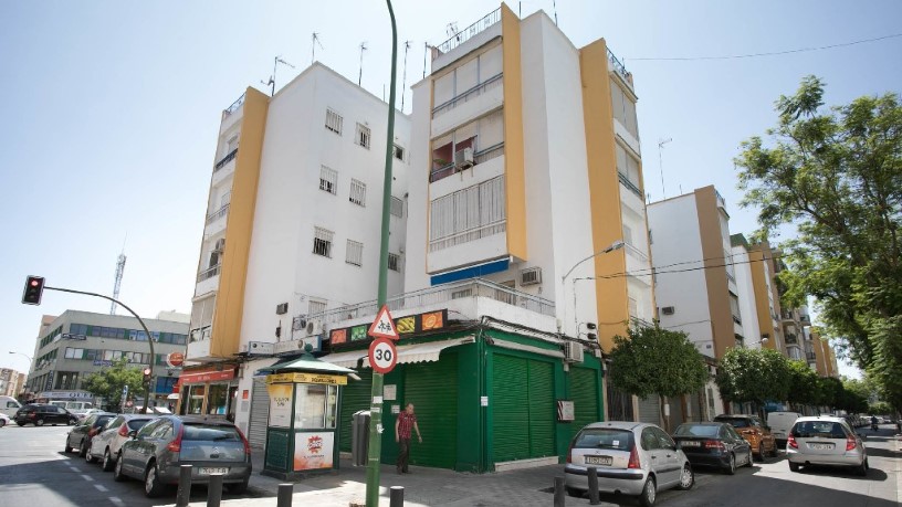 Piso de 58.00 m² con 3 habitaciones  con 1 baño en Calle Emilio Prados, Sevilla