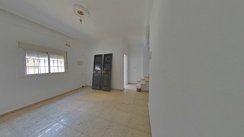 Casa en venta en calle Puebla De Los Infantes, Sevilla, Sevilla