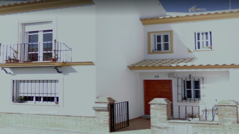Casa de 123.00 m² con 4 habitaciones con 2 baños  en Camino San Rafael, Mairena Del Alcor