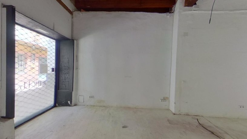 Local comercial de 125m² en calle Don Alonso El Sabio, Sevilla